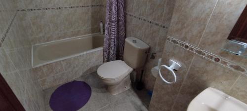Gallery image of Los Cristianos centro, room with a private bathroom in shared apartment in Arona