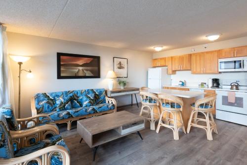 Updated Waikiki Condo with Mountain Views - 22nd floor, Free parking & WiFi condo_3