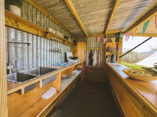 Fotografie z fotogalerie ubytování Bowhayes Farm - Camping & Glamping - Bell Tents - Cider Orchard v destinaci Venn Ottery