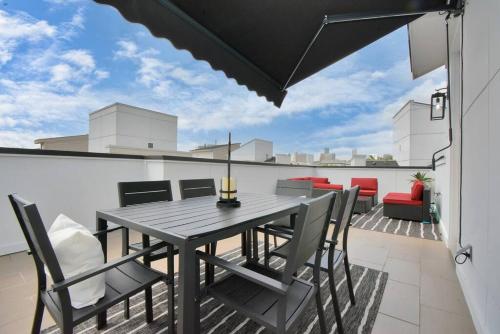 Μπαλκόνι ή βεράντα στο Casa LaBella - Downtown Skyline Views - Sleeps 10
