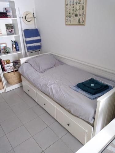 Photo de la galerie de l'établissement Charming studio with Patio in the heart of Marseille, à Marseille