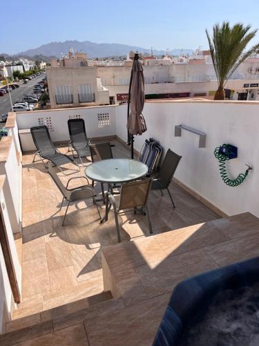 Gallery image of Atico Helena con solarium y jacuzzi privado en Laguna Beach in Vera