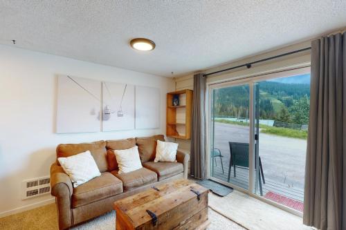 Slope-Walk Condo – Photos 2