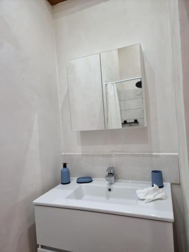 Ένα μπάνιο στο Appartement chaleureux