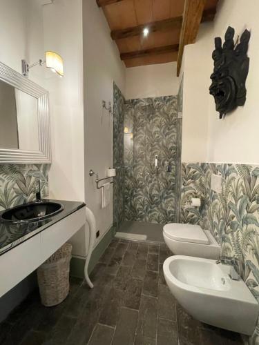 Bilik mandi di Casa Beccofino