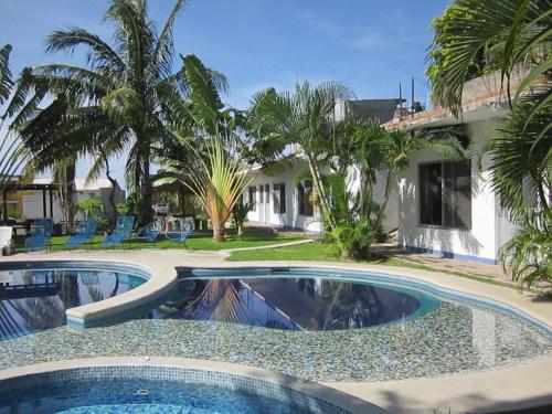The swimming pool at or close to Hotel Rivera Del Mar