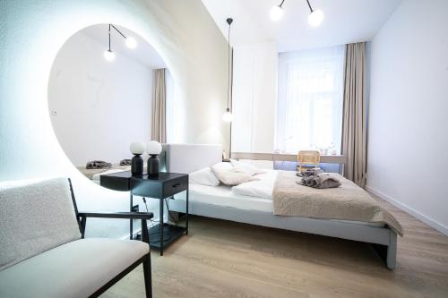 Postel nebo postele na pokoji v ubytování Modern 5min Wenceslas Square APT