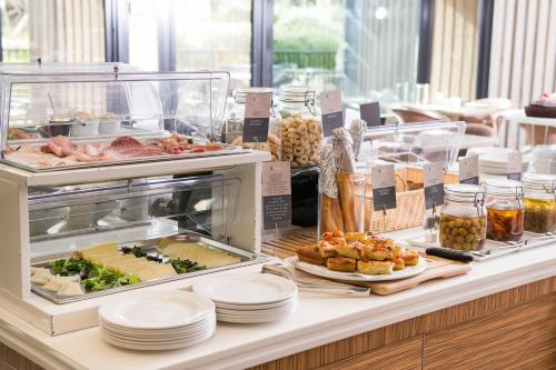 Makanan di atau berdekatan hotel