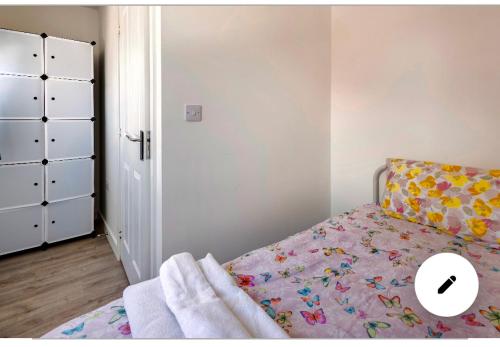 Ένα ή περισσότερα κρεβάτια σε δωμάτιο στο Affordable single room
