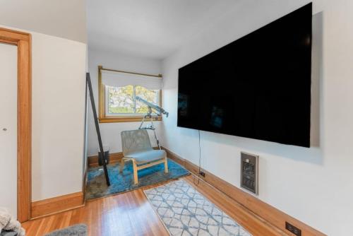 Gallery image of The Farmhouse - Luxury 5BR - Bay View - Waterfront - WFH - Home Gym in Belleville