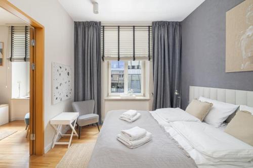 Chmielna Spacious City Center Apartment