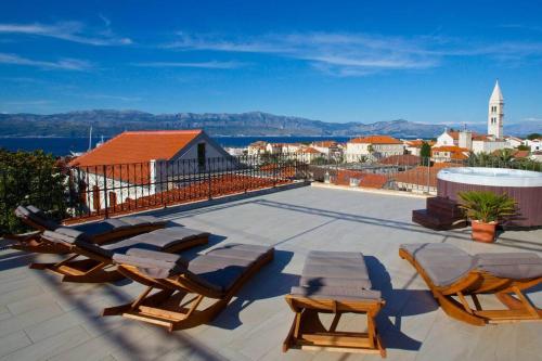 Harbor House Panoramic Harbor View