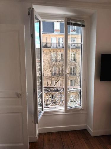 Très Parisien et ensoleillé
