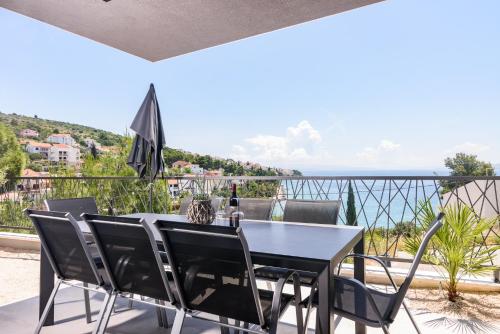 Luxury apartment with swimming pool Paradise A&I