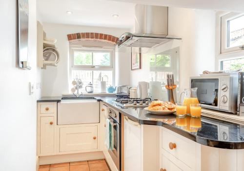 Courtyard Cottage – Photos 2