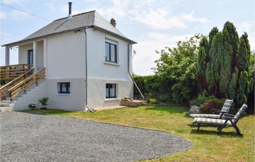Ein Garten an der Unterkunft Belle Maison 450 M De La Plage