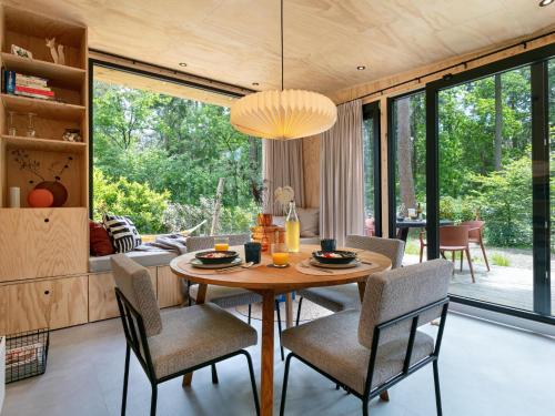 Ruang duduk di TED Tiny House