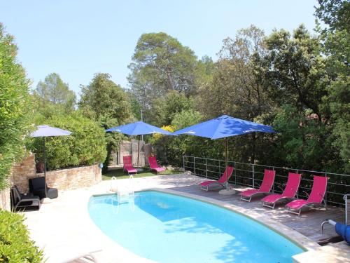 Cosy holiday home in Lorgues with large garden