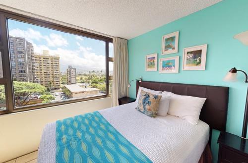 Deluxe Condo Near Waikiki Beach - Free Parking_2