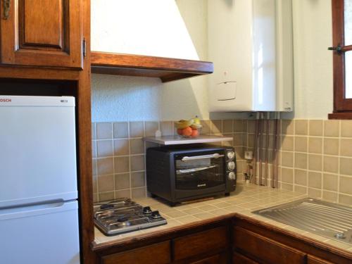 Photo de la galerie de l'établissement Studio avec Terrasse et Piscine à Saint-Raphaël - FR-1-226A-153, à Saint-Raphaël