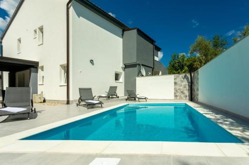 Holiday home Krk -with private pool – Photos 2