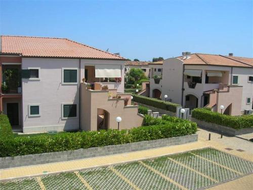 a view of a group of houses in a city at Il mare di Matera in Policoro