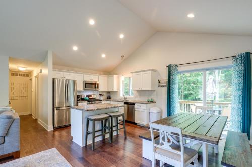 Gallery image of Serene Pentwater Getaway with Yard Near Lakes in Pentwater