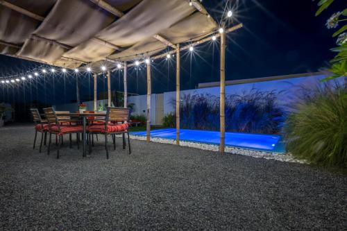  My Way -  Room  picture :   Tea/Coffee maker    Shower    TV                           