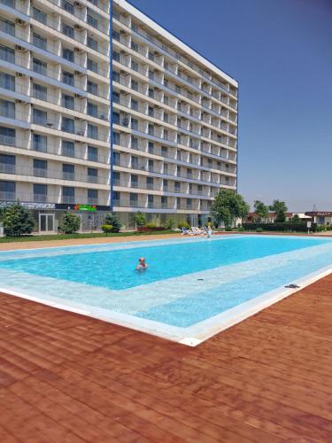 Kolam renang di atau dekat dengan BLAXY Resort STEFI