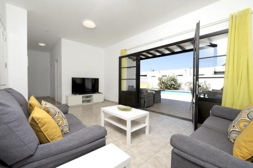 Villa Dulce Vista Costa Papagayo with Large Heated Private Pool & Air conditioning