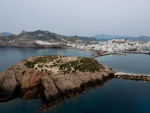 Naxos town ground floor apartment 10 min from port