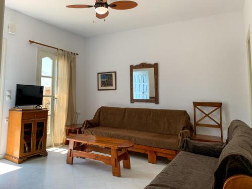Naxos town ground floor apartment 10 min from port