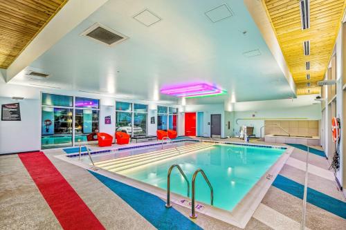 Aloft Anchorageの敷地内または近くにあるプール