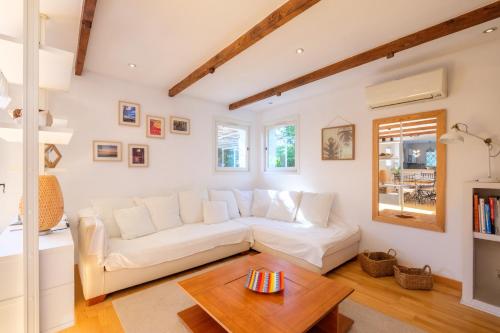 Photo de la galerie de l'établissement Villa Magalinette - Maison pour 4 avec piscine, à Mougins