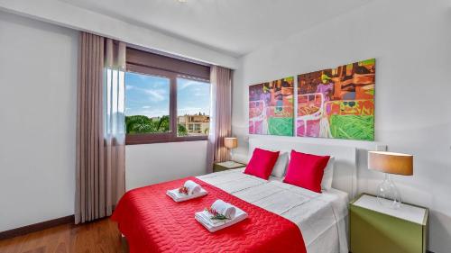 Central Algarve Duplex Retreat with Garden & Pool