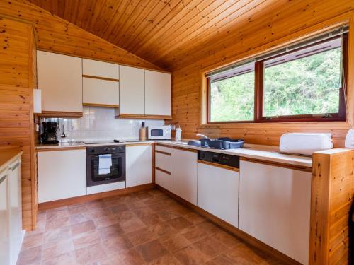 Η κουζίνα ή μικρή κουζίνα στο Holiday Home Achmony Green by Interhome