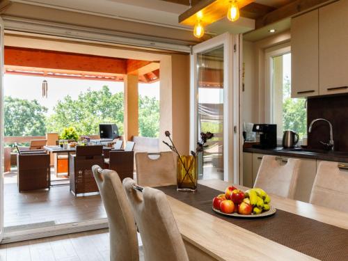Dapur atau dapur kecil di Apartment Zen by Interhome