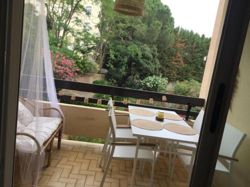 studio cabine,4 personnes ,rénové,au calme,200 m de la plage,parking privé