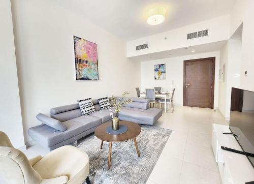 RH- Captivating Skyline View, 02BR Near Clemance Medical Center