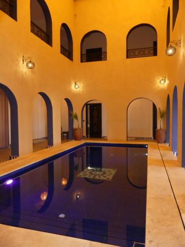 Πισίνα στο ή κοντά στο Riad La Luna