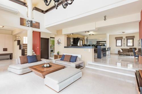 Χώρος καθιστικού στο Halide Luxury Villa