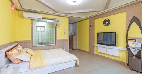 Μια τηλεόραση ή/και κέντρο ψυχαγωγίας στο Hwamok Pension