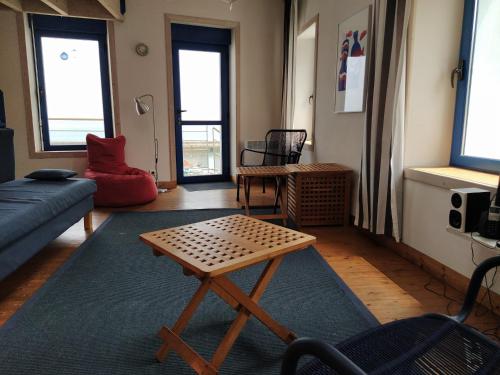 Ruang duduk di Maison rénovée avec balcon, proche plage et commerces - FR-1-418-108