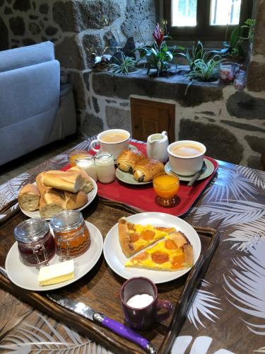 Jedlo v ubytovaní bed & breakfast alebo blízkom okolí