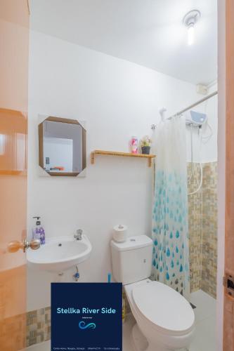 Bilik mandi di Stellka cheerful 2BR townhouse near the beach and city