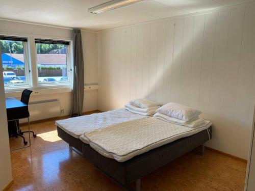Postel nebo postele na pokoji v ubytování Double room with shared spaces