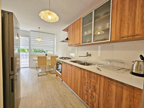 Kuchyňa alebo kuchynka v ubytovaní Apartment Baul