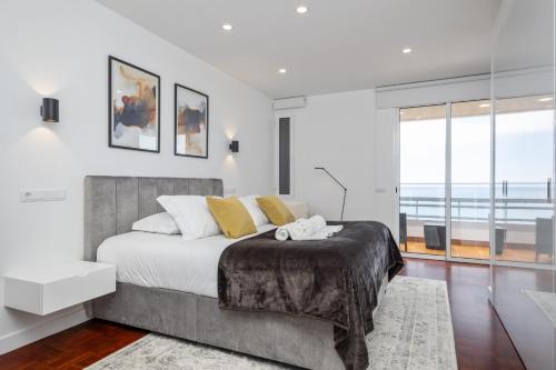 Lido Sunrise Apartment by Homie