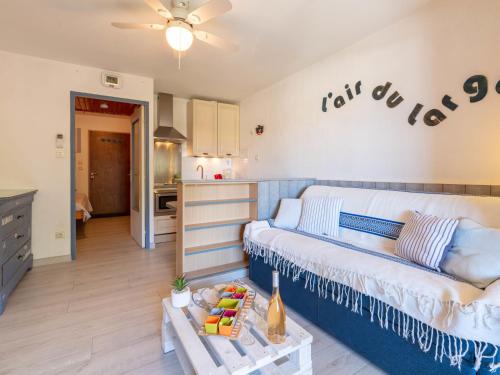 Studio Les Regates-3 by Interhome
