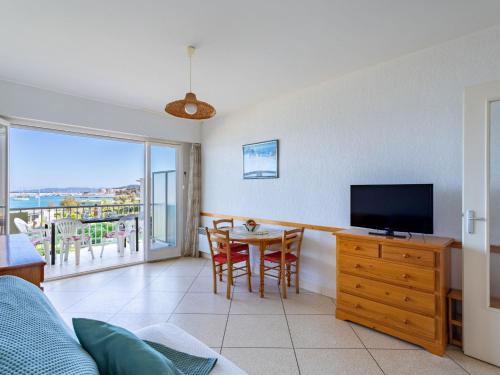 Photo de la galerie de l'établissement Apartment La Corvette by Interhome, au Lavandou